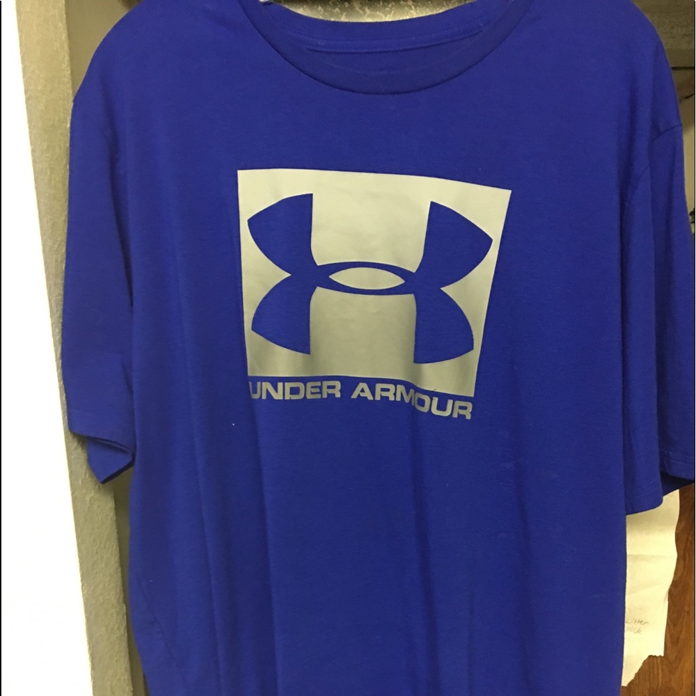 XL Under Armour T-shirt NWOT